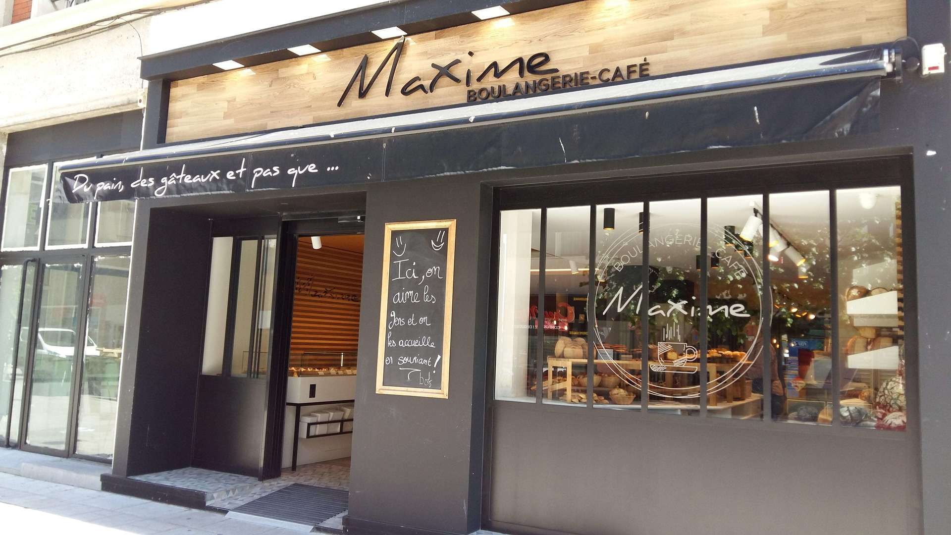 INSTALLATION DE MAXIME BOULANGERIE-CAFÉ